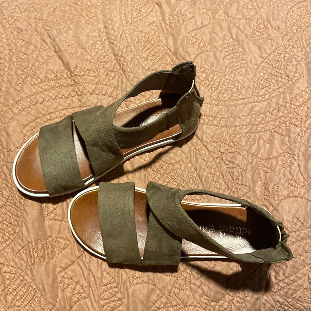 Altar’d State Sandals